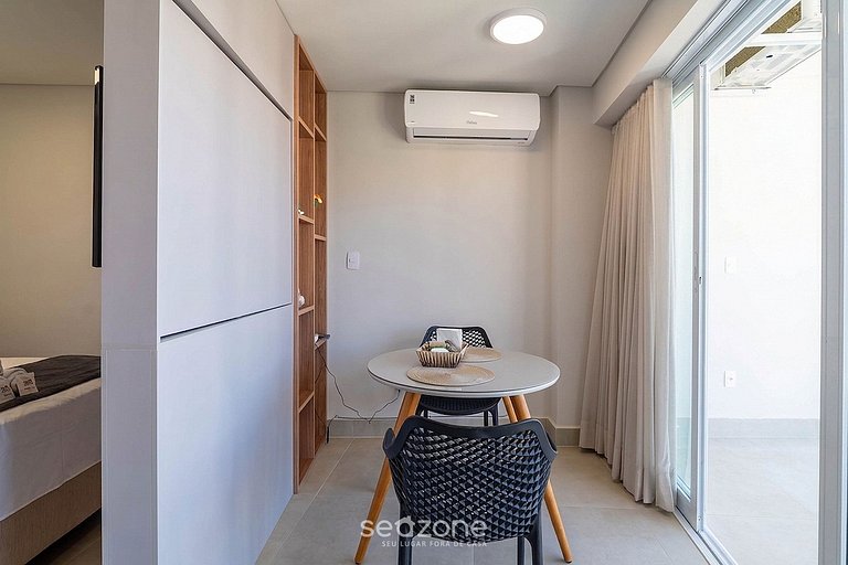 Conforto c/ Varanda em Cond. c/ Piscina MSU1104