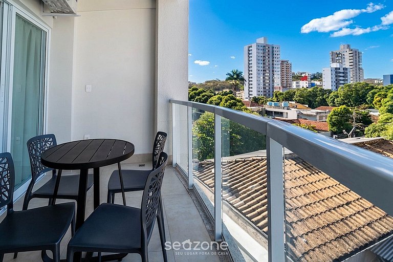 Studio c/ Varanda em Cond. c/ Piscina MSU0302