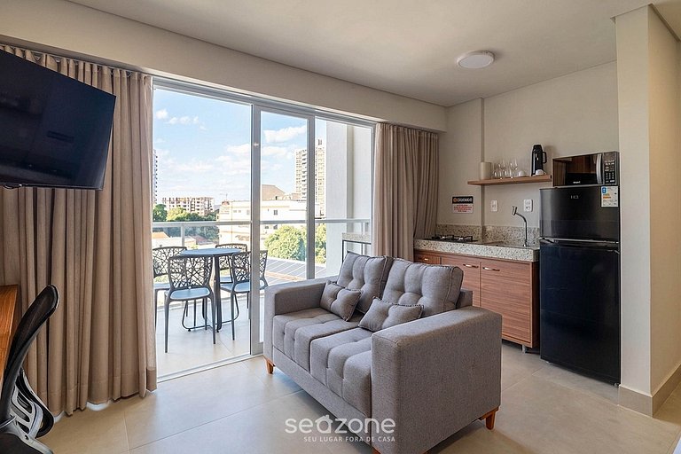 Studio c/ Varanda em Cond. c/ Piscina MSU0302