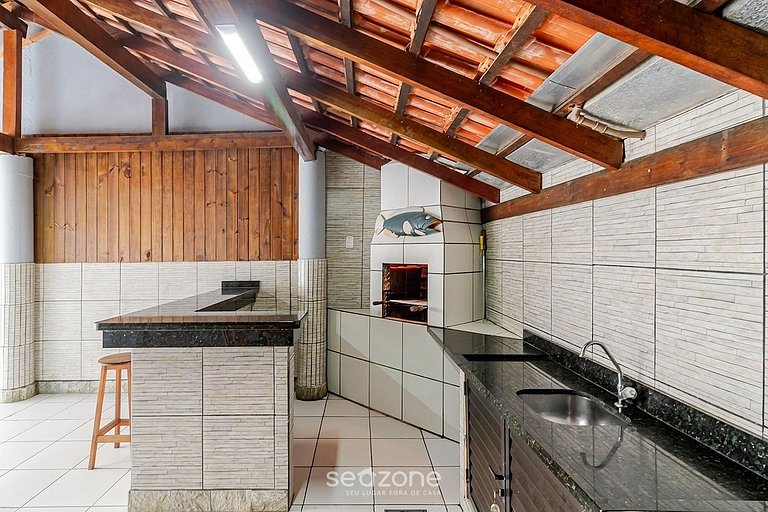 Casa c/ Churrasq. a 850 m da Praia GKR0407