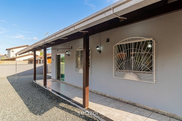 Casa c/ Churrasq. a 850 m da Praia GKR0407