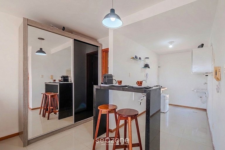 Studio c/ Varanda em Cond. c/ Piscina SEV0406