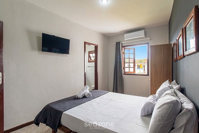 Apto. em Cond. c/ Piscina e Varanda LCE0025