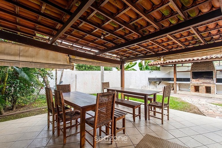 Apto. em Cond. c/ Piscina e Varanda LCE0025