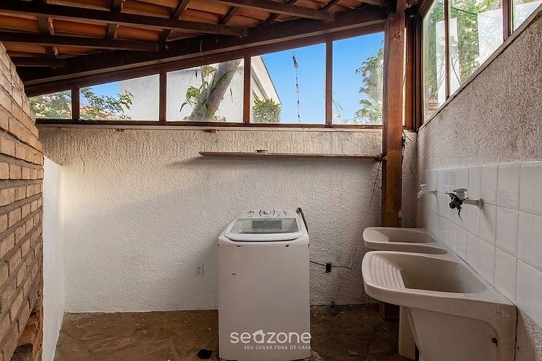 Apto. em Cond. c/ Piscina e Varanda LCE0025