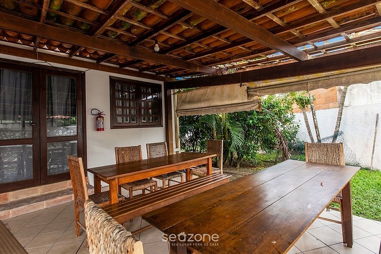 Apto. em Cond. c/ Piscina e Varanda LCE0025