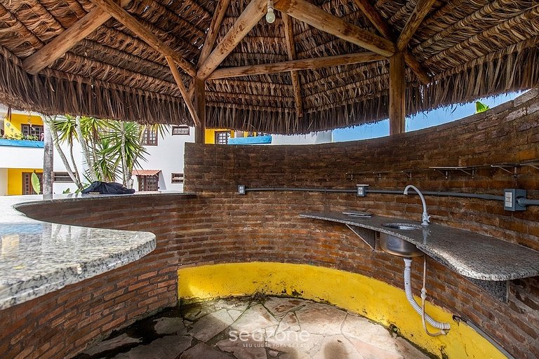 Apto. em Cond. c/ Piscina e Varanda LCE0025