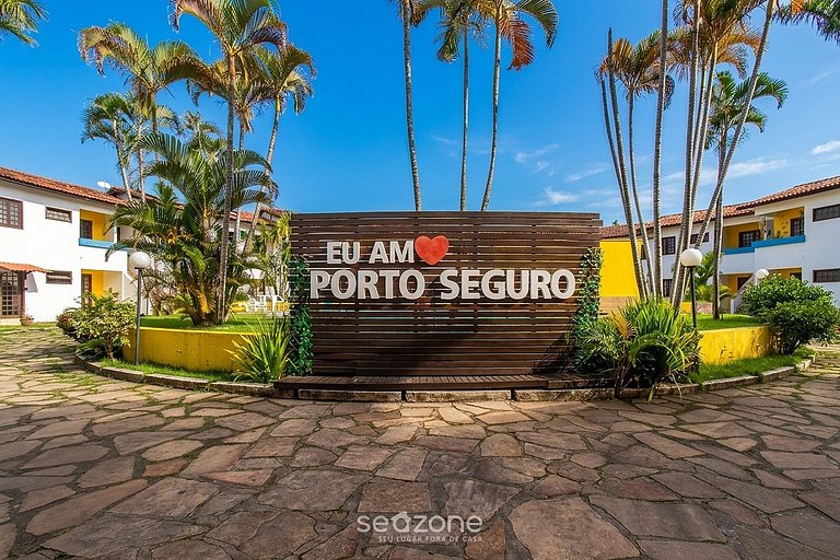 Apto. em Cond. c/ Piscina e Varanda LCE0025