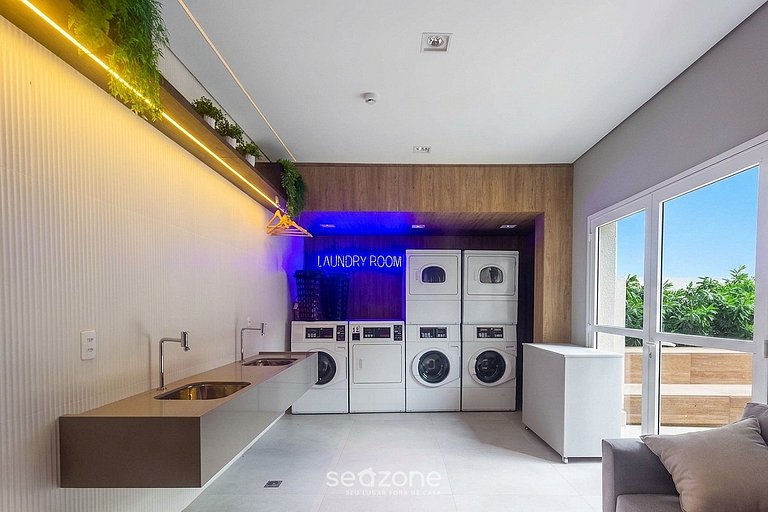 Studio c/ Varanda e Vista Cid. MQL1604