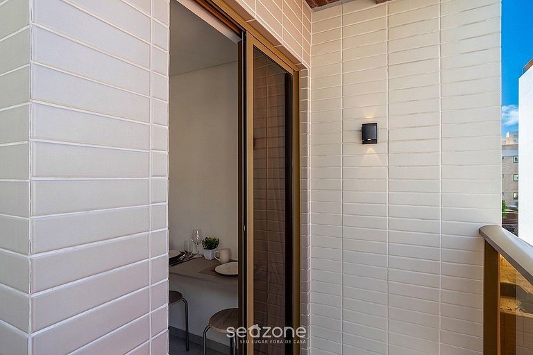 Conforto c/ Varanda em Cond. c/ Piscina FLS0306