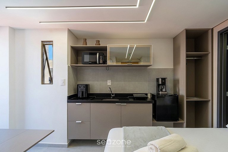 Conforto c/ Varanda em Cond. c/ Piscina FLS0306
