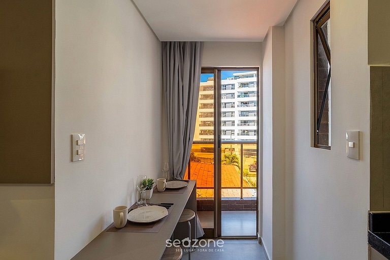 Conforto c/ Varanda em Cond. c/ Piscina FLS0306