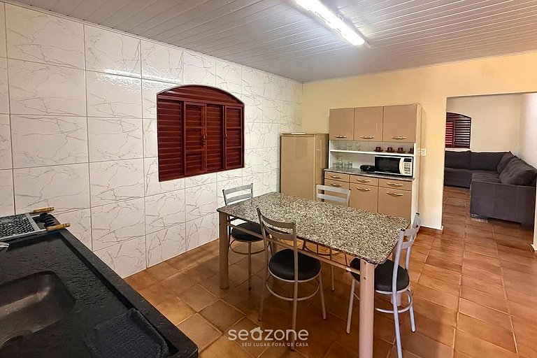Casa c/ Varanda e Garagem coberta DBAA0105