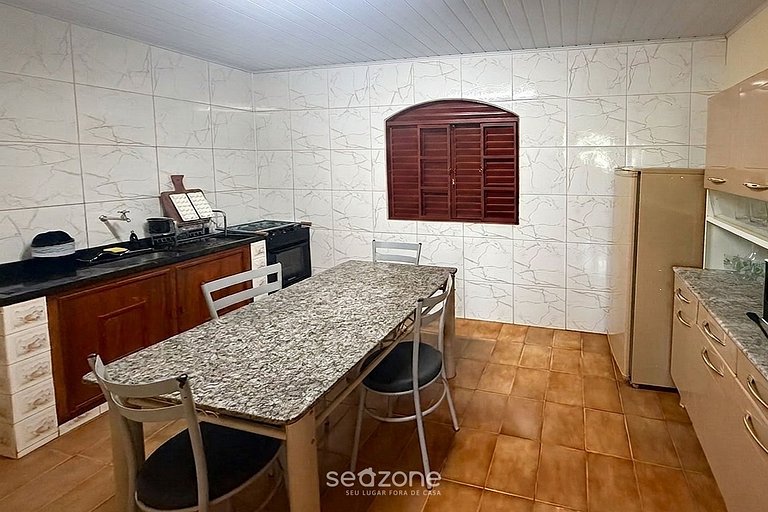 Casa c/ Varanda e Garagem coberta DBAA0105