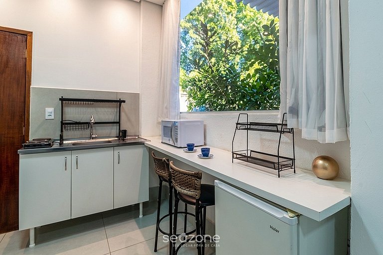 Studio em Cond. Bem localizado em GV APA1702