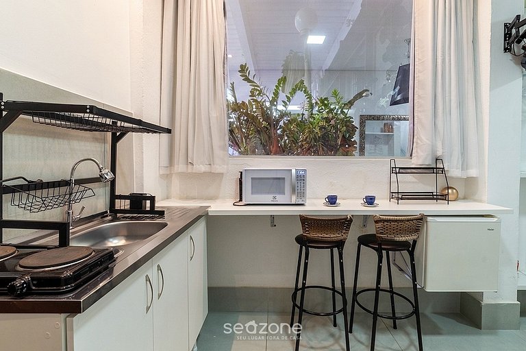 Studio em Cond. Bem localizado em GV APA1702