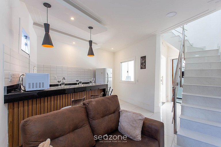 Casa em Cond. c/ Piscina e churrasq. FAE0002