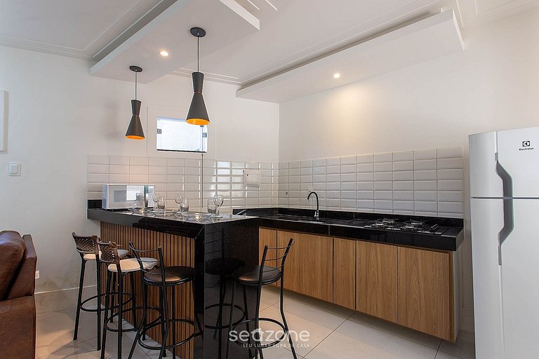 Casa em Cond. c/ Piscina e churrasq. FAE0002