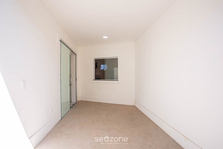 Casa em Cond. c/ Piscina e churrasq. FAE0002