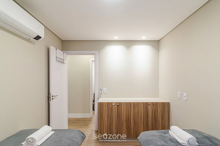 Apto. c/ Balcón y Piscina en Condo. SHC0705