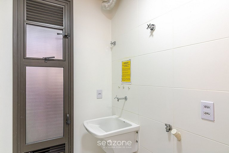 Apto. c/ Balcón en Condo. c/ Piscina AVR0404