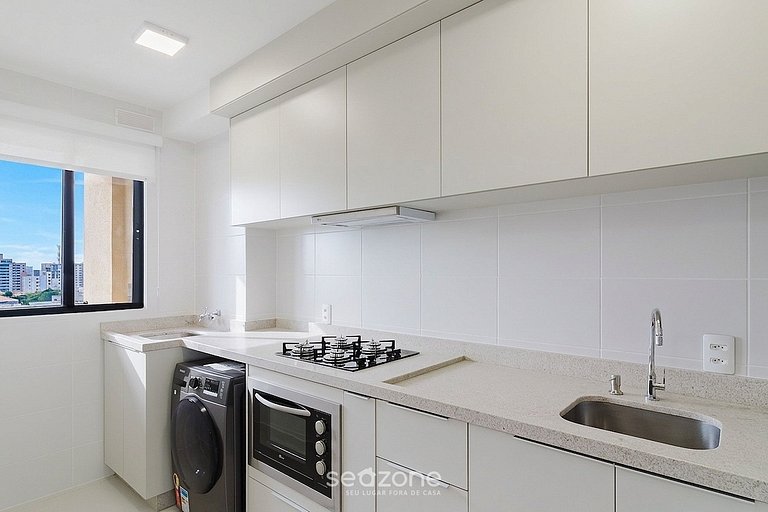 Apto. c/ Balcón en Condo. c/ Piscina MCB1003