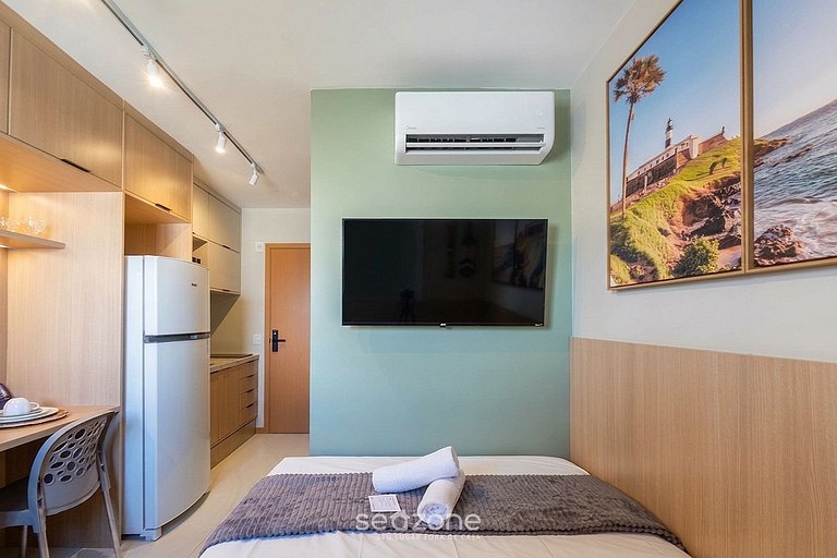 Studio em Cond. c/ Piscina e Vista Cid. SAA0615