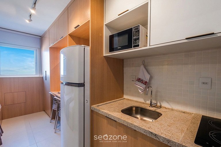 Studio em Cond. c/ Piscina e Vista Cid. SAA0615