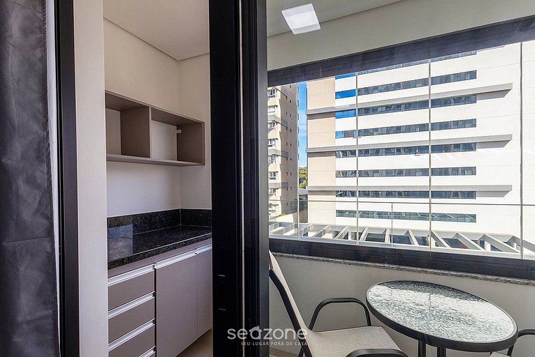 Apto. c/ Balcón en Condo. c/ Piscina SRU0505