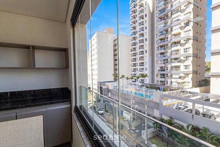 Apto. c/ Balcón en Condo. c/ Piscina SRU0505