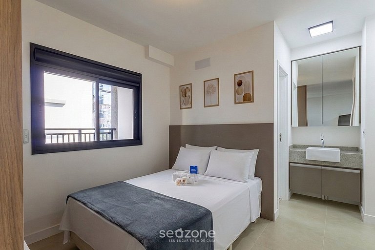 Apto. c/ Balcón en Condo. c/ Piscina SRU0505