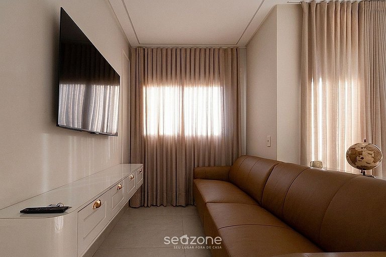 Apto. c/ Balcón en Condo. c/ Piscina CLV0501