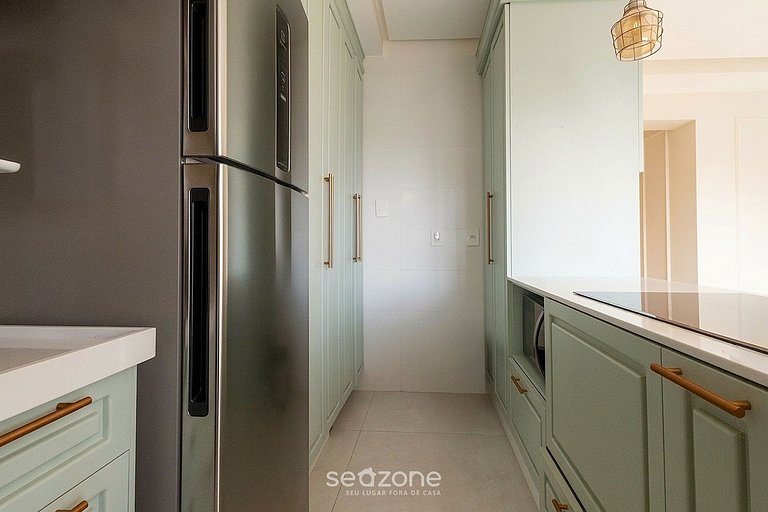 Apto. c/ Balcón en Condo. c/ Piscina CLV0501