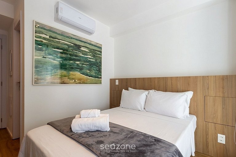 Apto. c/ Balcón en Condo. c/ Piscina SOJ0057
