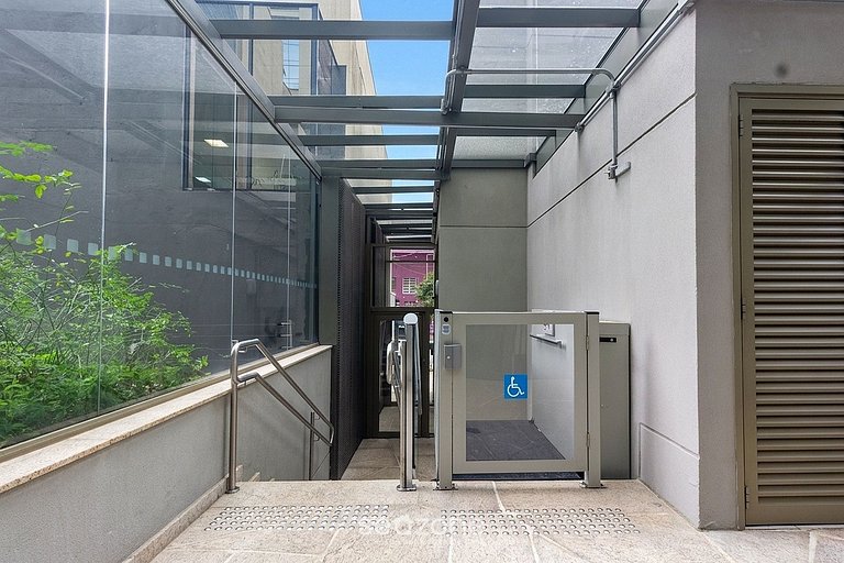 Apto. c/ Balcón en Condo. c/ Piscina SOJ0057