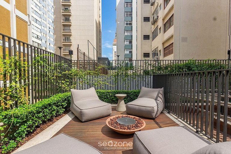 Studio c/ Varanda em Cond. c/ Piscina SOJ0057