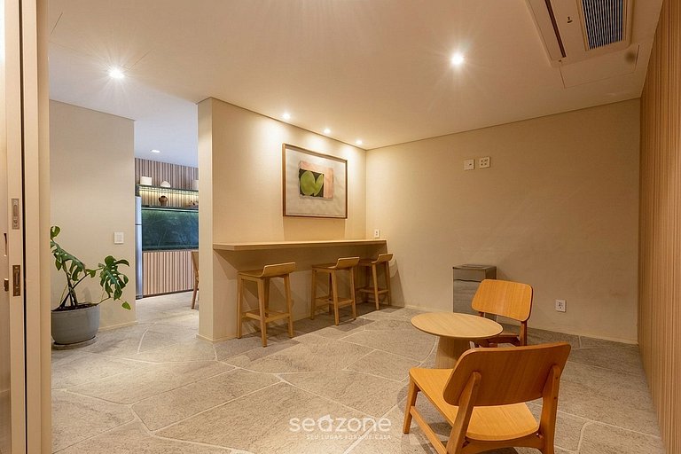 Apto. c/ Balcón en Condo. c/ Piscina SOJ0057