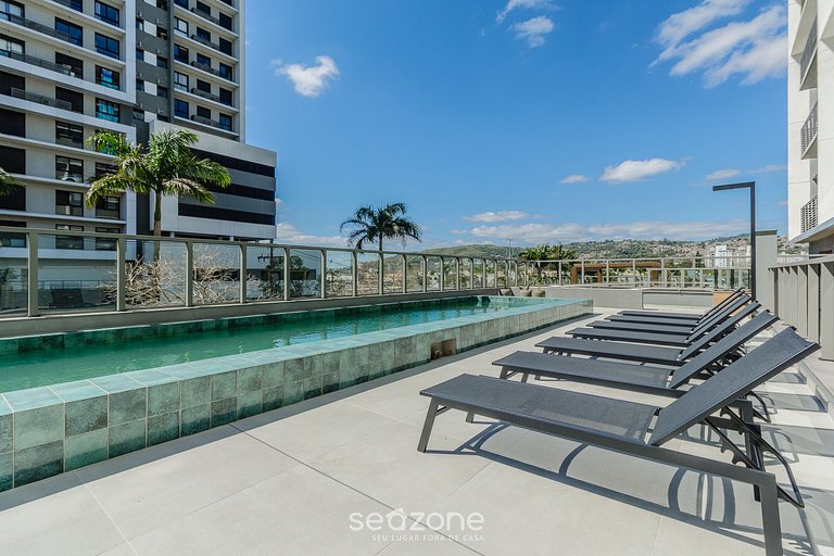 Apto em Condomínio c/ Piscina e Garagem MCP1104