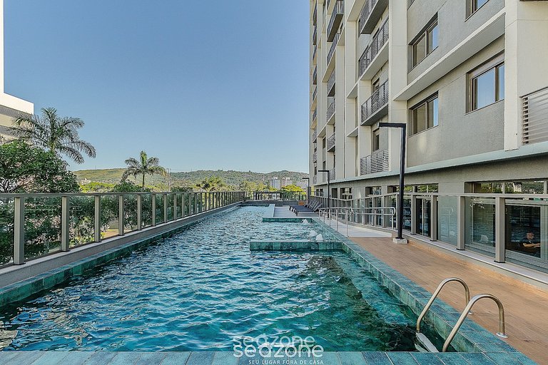 Apto em Condomínio c/ Piscina e Garagem MCP1104