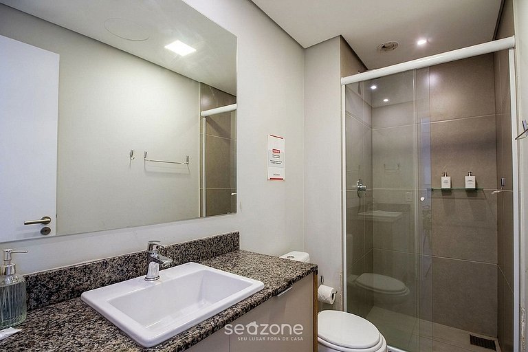 Apto em Condomínio c/ Piscina e Garagem MCP1104