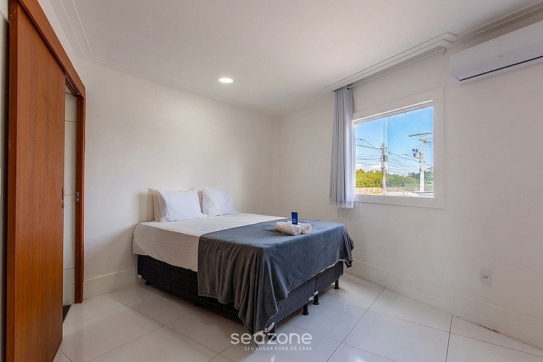 Casa em Cond. c/ Piscina e churrasq. FAE0001