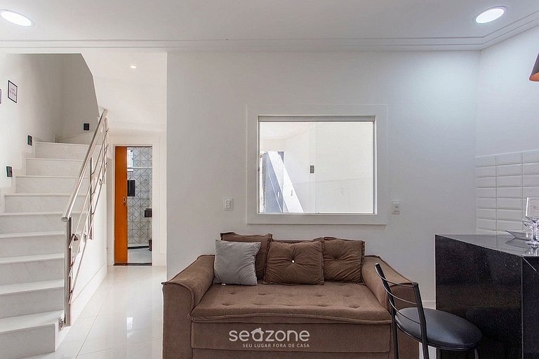 Casa em Cond. c/ Piscina e churrasq. FAE0001