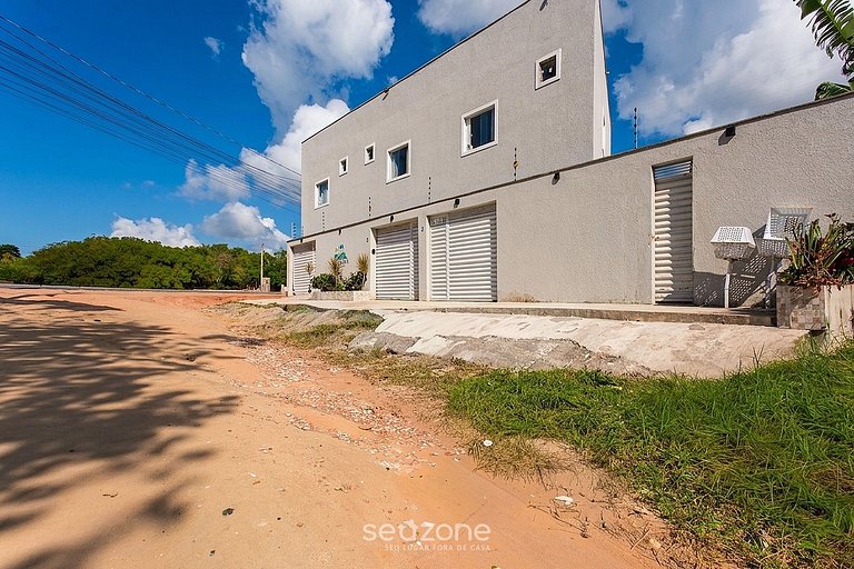 Casa em Cond. c/ Piscina e churrasq. FAE0001