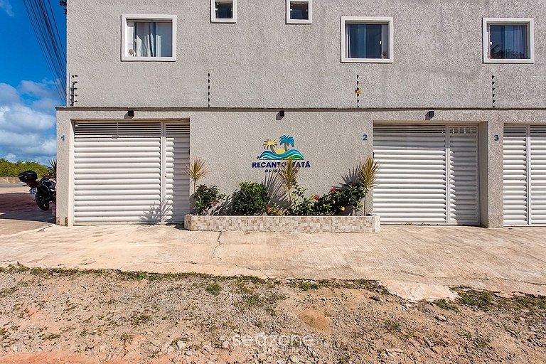 Casa em Cond. c/ Piscina e churrasq. FAE0001