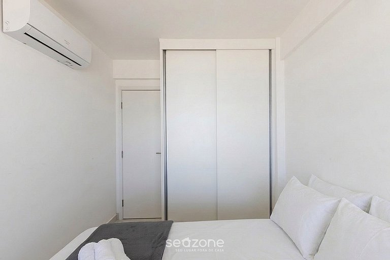 Apto. em Cond. c/ Piscina e Vista Praia CPK0502