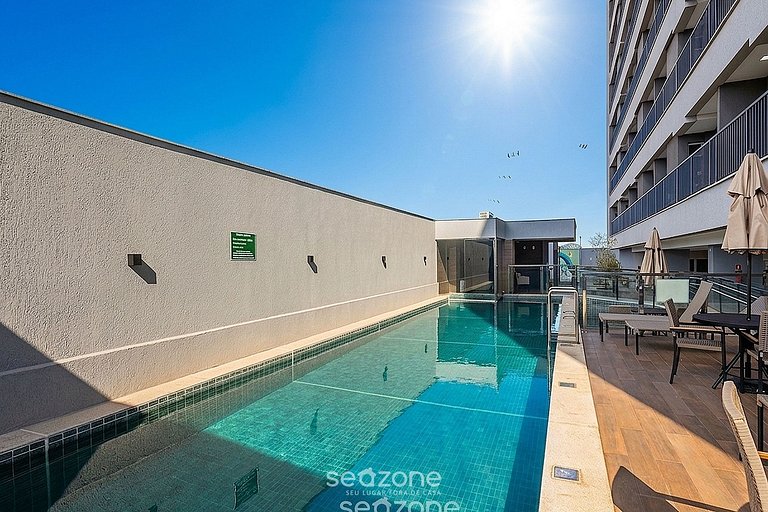 Apto. em Cond. c/ Piscina e Vista Cid. GRLA1202