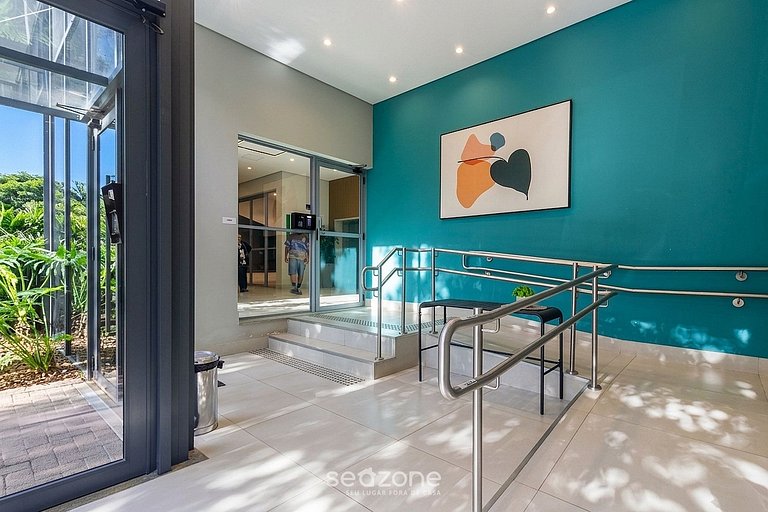 Apto. c/ Balcón y Vista Cid. en Condo. DOS0102