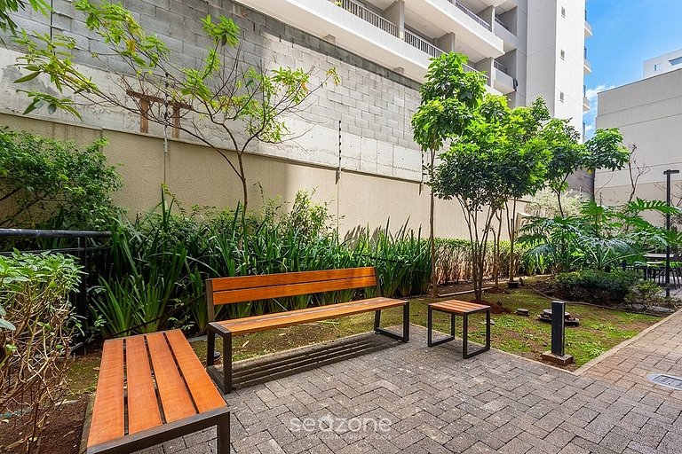 Studio c/ Varanda e Vista Cid. em Cond. DOS0102