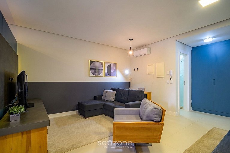 Apto. c/ Balcón en Condo. c/ Piscina CJO0308