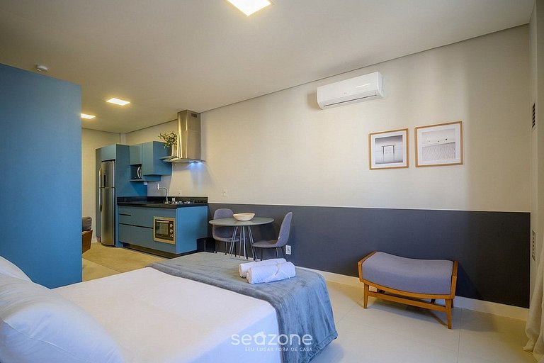 Apto. c/ Balcón en Condo. c/ Piscina CJO0308